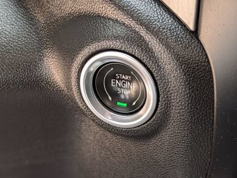 Used 2022 GMC Sierra 1500 Denali w/ Driver Alert Package II AWD/4WD image 17