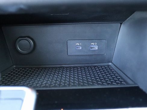 Used 2022 Nissan Pathfinder S image 27