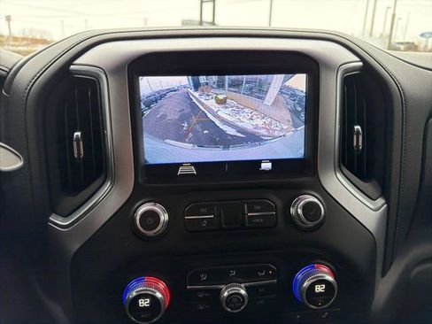 Used 2020 GMC Sierra 1500 SLE w/ SLE Value Package image 21