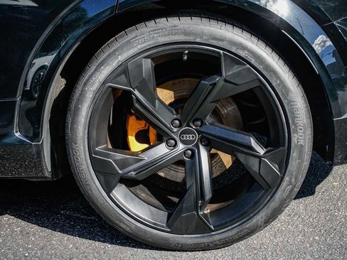 Certified 2023 Audi e-tron S Prestige w/ Prestige Package image 10