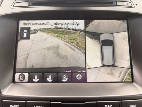 Used 2017 Hyundai Santa Fe Limited FWD image 16