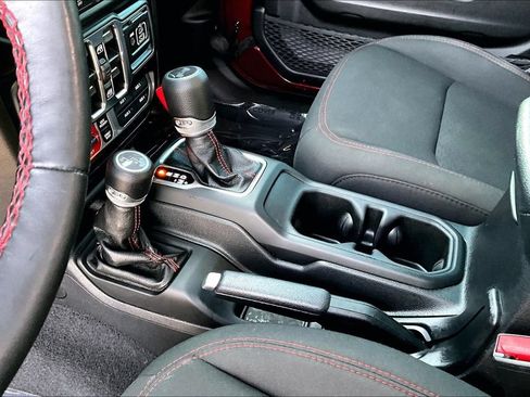 Used 2021 Jeep Wrangler Unlimited Rubicon AWD/4WD image 18