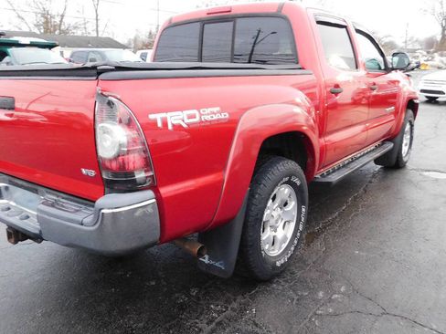 Used 2013 Toyota Tacoma V6 4x4 4dr Double Cab 5.0 ft S w/ TRD Off-Road Pkg image 28