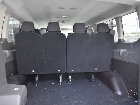 Used 2023 Ford Transit 350 XLT image 38