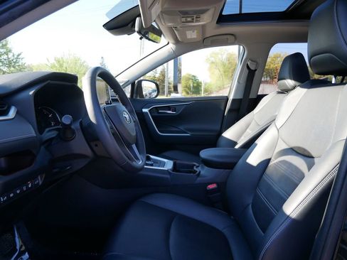 Used 2020 Toyota RAV4 Limited AWD/4WD image 9