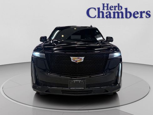 Used 2023 Cadillac Escalade ESV Sport w/ Touring Package image 4