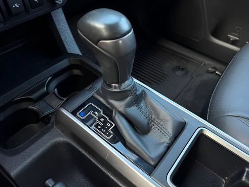 Used 2023 Toyota Tacoma Limited AWD/4WD image 19