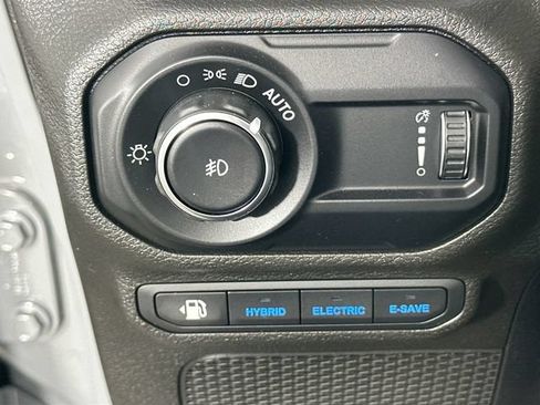 Used 2023 Jeep Wrangler Unlimited Rubicon 4xe w/ Cold Weather Group AWD/4WD image 25