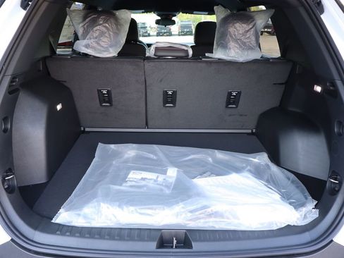 New 2026 Chevrolet Equinox RS w/ Convenience Package III FWD image 23