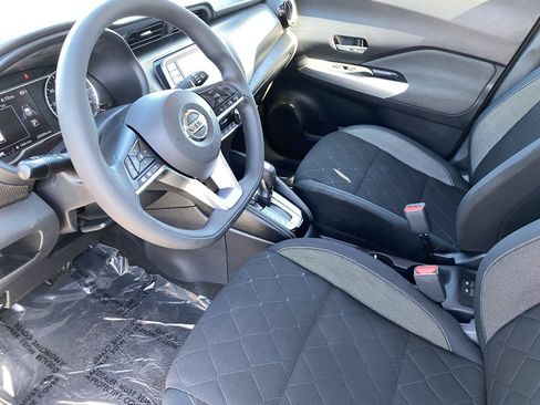 Certified 2020 Nissan Kicks SV FWD image 29