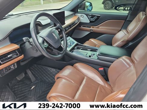 Used 2020 Lincoln Aviator Reserve w/ Equipment Group 202A image 5