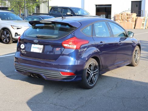 Used 2017 Ford Focus ST FWD image 21