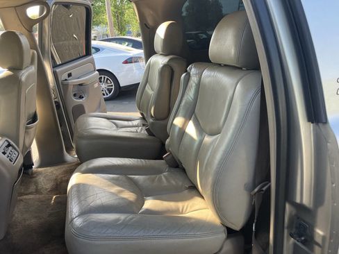 Used 2003 Chevrolet Suburban Z71 image 29