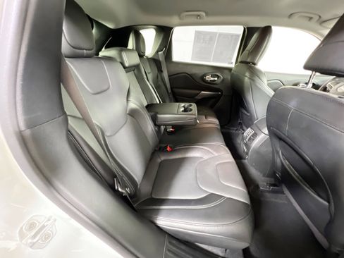 Used 2021 Jeep Cherokee Latitude Lux w/ Comfort/Convenience Group image 25