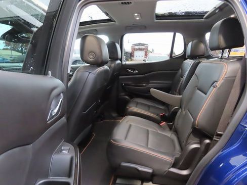 Used 2023 GMC Acadia AT4 w/ Technology Package image 22