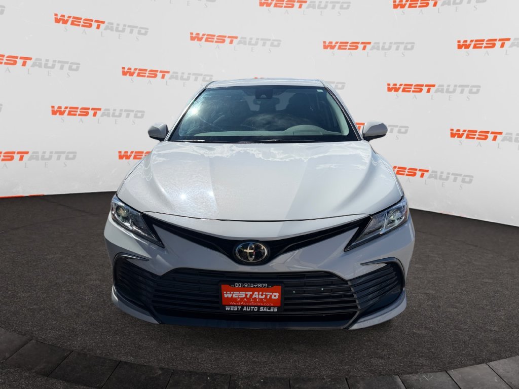 Used 2022 Toyota Camry LE w/ Carpet Mat Package (TMS) FWD image 8