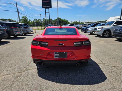 Used 2021 Chevrolet Camaro LT w/ RS Package RWD image 5