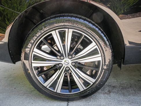 Used 2022 Volvo XC60 B5 Inscription w/ Advanced Package FWD image 13