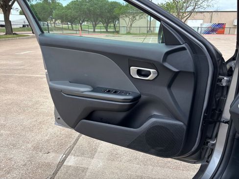 Used 2025 Kia K4 LXS image 18