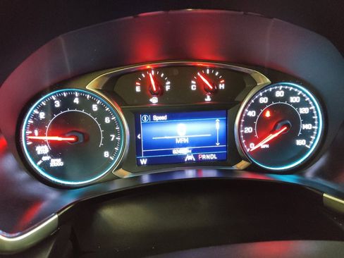 Used 2020 Chevrolet Equinox LT image 23