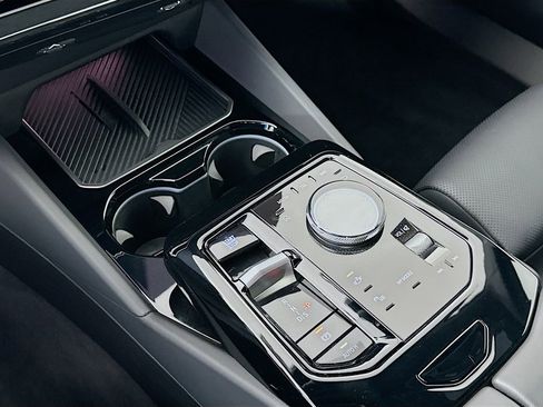 Used 2025 BMW 530i w/ M Sport Package image 17