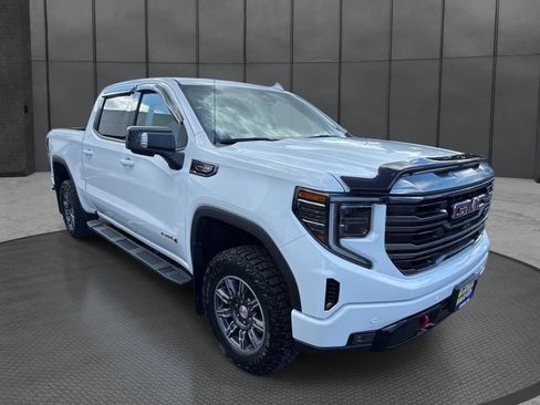 Used 2024 GMC Sierra 1500 AT4 w/ Technology Package AWD/4WD image 3