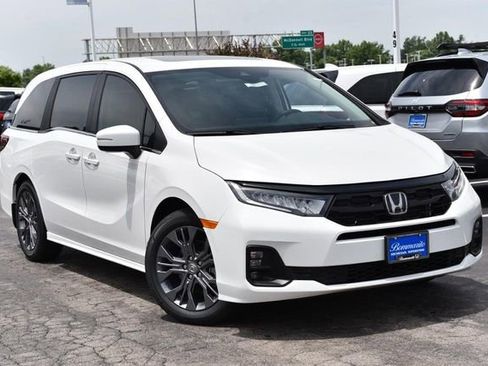 New 2026 Honda Odyssey Touring image 2