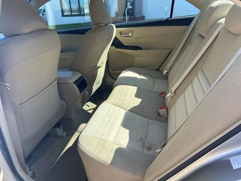 Used 2017 Toyota Camry LE image 12