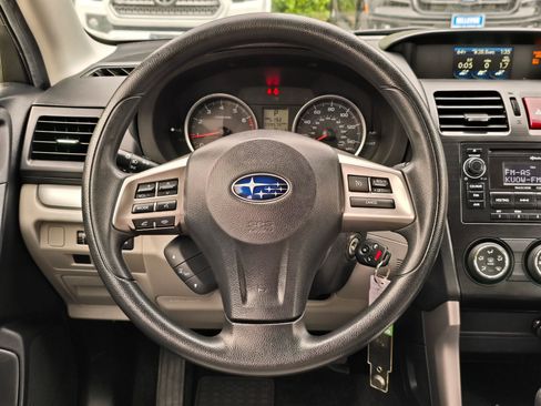 Used 2015 Subaru Forester 2.5i Premium w/ All-Weather Package AWD/4WD image 19