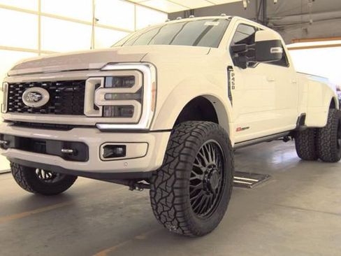 Used 2024 Ford F450 Limited w/ FX4 Off-Road Package image 2