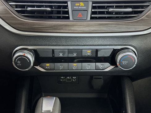 Used 2024 Nissan Altima 2.5 SV image 22