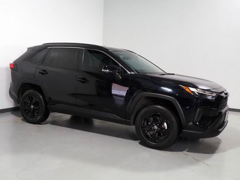 Used 2023 Toyota RAV4 XLE image 1