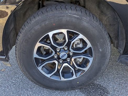 Certified 2024 Ford Expedition XLT image 11