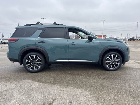 New 2026 Nissan Pathfinder Platinum image 8
