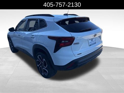 Used 2025 Chevrolet Trax RS w/ Driver Confidence Package FWD image 4
