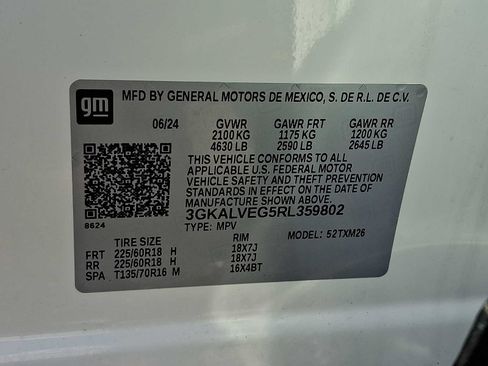 Used 2024 GMC Terrain SLT AWD/4WD image 28