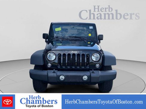 Used 2017 Jeep Wrangler Sport w/ Connectivity Group AWD/4WD image 2