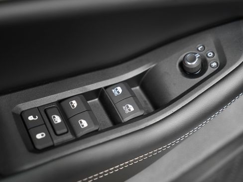 New 2025 Jeep Grand Cherokee L Limited image 19