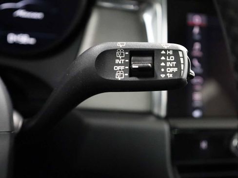 Certified 2026 Porsche Macan image 30