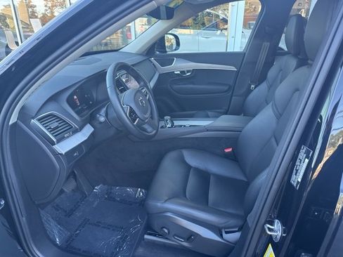 Certified 2025 Volvo XC90 B5 Core image 18