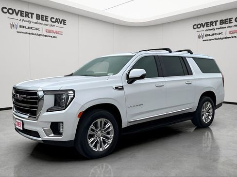 Used 2021 GMC Yukon XL SLT w/ SLT Premium Package image 3