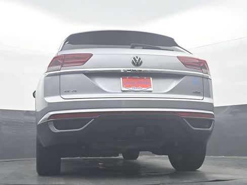 Used 2022 Volkswagen Atlas Cross Sport SE AWD/4WD image 32
