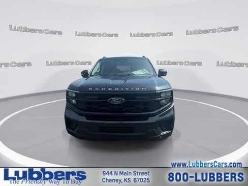 Used 2025 Ford Expedition Max Active AWD/4WD image 3