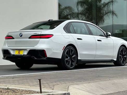 Used 2024 BMW i7 eDrive50 w/ M Sport Package RWD image 3