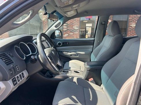Used 2014 Toyota Tacoma 4x4 Double Cab w/ TRD Sport Package image 10