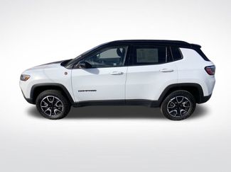 Used 2024 Jeep Compass Trailhawk video 2