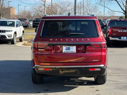 Certified 2024 Jeep Wagoneer Series III image 8