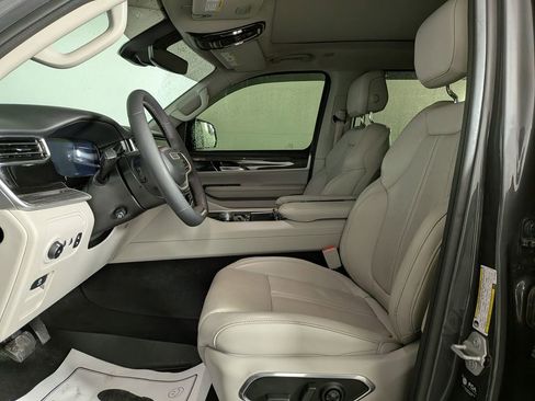 Certified 2022 Jeep Wagoneer Series II w/ Premium Group I AWD/4WD image 19