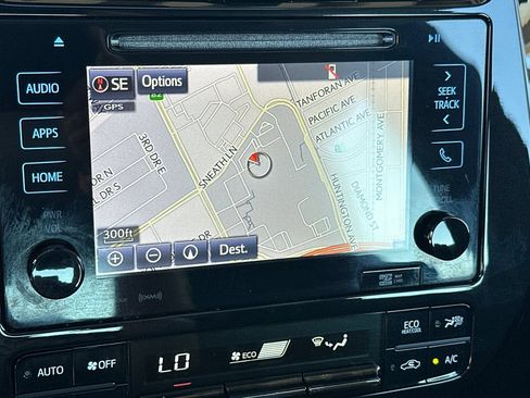 Used 2016 Toyota Prius Four FWD image 18