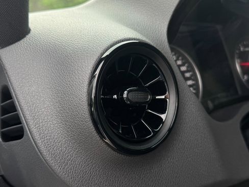 Used 2025 Mercedes-Benz Sprinter 2500 image 40